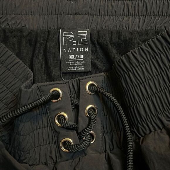 P.E Nation Nostalgia - Picture 4 of 7